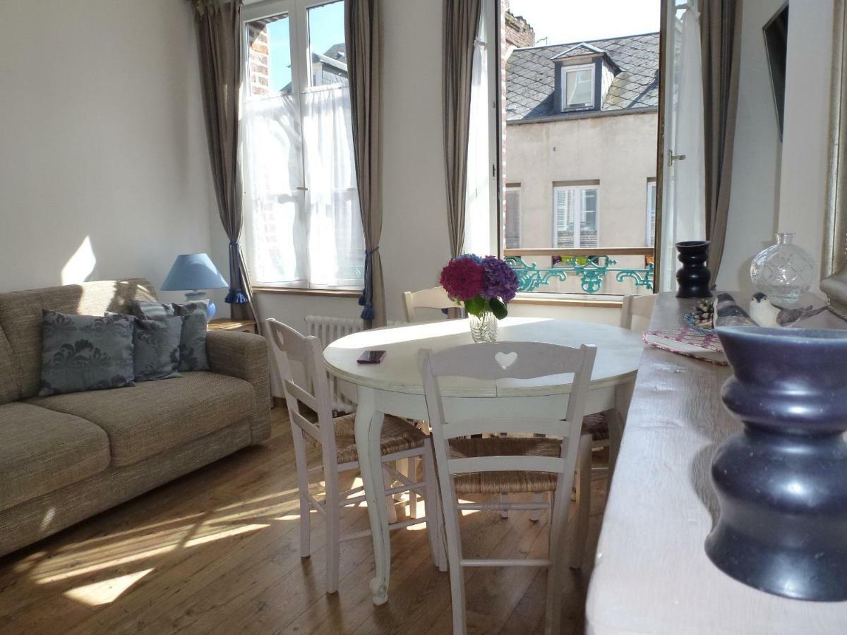 Le Charme A La Francaise Apartman Honfleur Kültér fotó